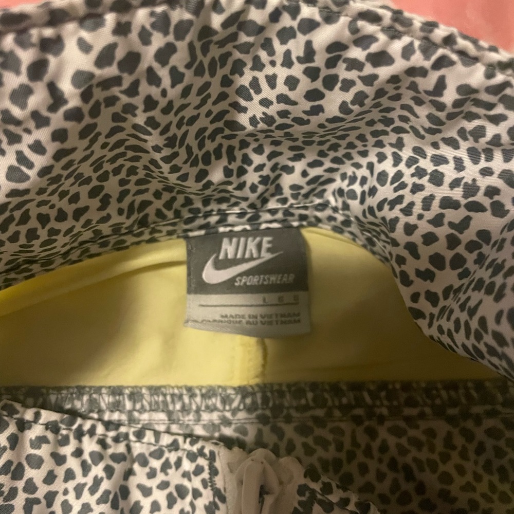 Jacket Nike sportswear color yellow white and gray size large